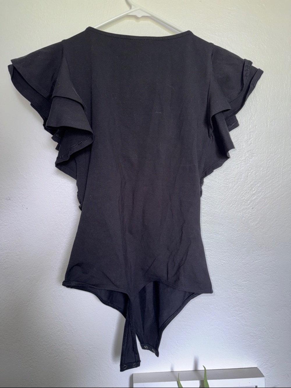 Express Black Ruffle-Sleeve Twist-Front V-Neck Bodysuit - Picture 5 of 8